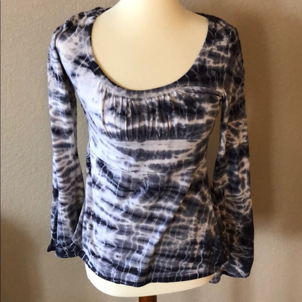 Tie die tee